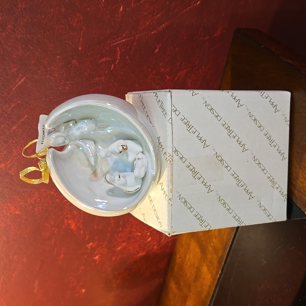 NIB-Appletree Designs-Iridescent Angel Nativity Scene Light Up Holiday Ornament